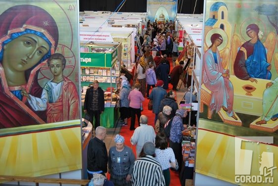 На открытии выставки Свет веры православной в Тольятти 