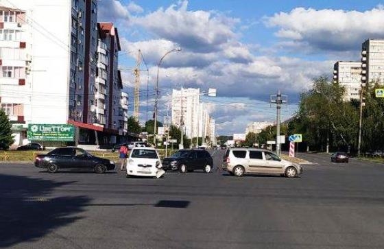Последствия ДТП на улице Фрунзе в Тольятти 