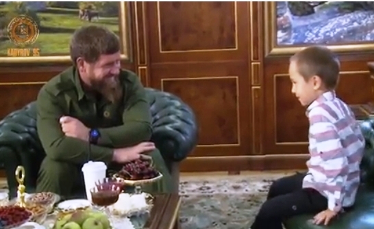 Рамзан Кадыров с новым охранником Магомедом-Эми Газиевым 