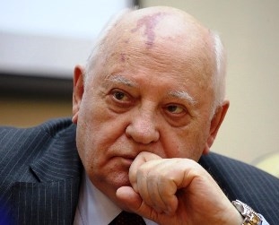 Михаил Горбачев 