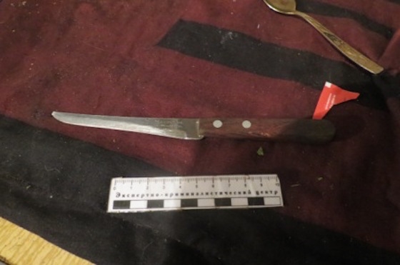 Нож был обнаружен во время обыска в доме разбойника