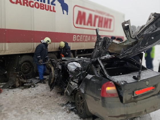 Спасатели деблокировали водителя "Шкоды"