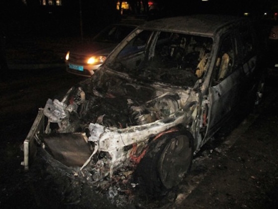 Автомобили сожгли на ул. Коммунистическая