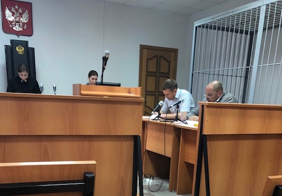 Суд Октябрьского района рассматривает дело Дениса Зотова