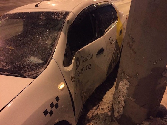 В ДТП пострадала пассажирка такси