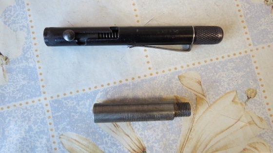 Из ручки можно стрелять патронами калибра 5,6 мм