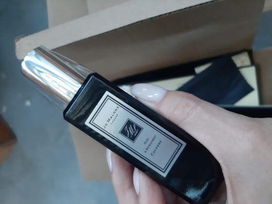 Большегруз перевозил более 12 тысяч флаконов парфюма