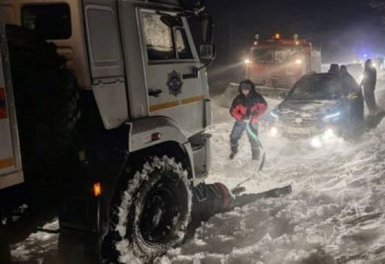 Спасение автомобилей из снежного плена в Кинельском районе