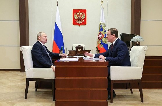 Владимир Путин и Дмитрий Азаров 