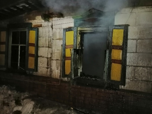 Находящийся в доме 73-летний мужчина получил ожоги