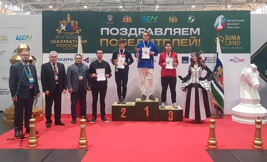 В двух турнирах Алексей Гребнев завоевал серебро и золото