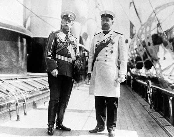 П. Столыпин (справа) на путейском пароходе. Фото ТАСС    
