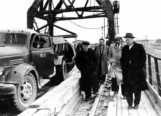 С инспекцией на строительстве Воткинской ГЭС, 1960-е