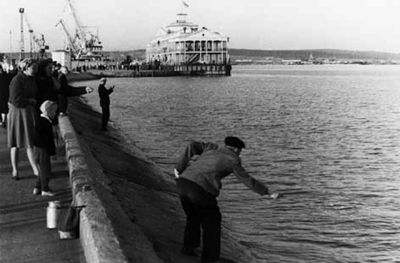 «А рыба в Волге была...» Комсомольская набережная, 1960-е 