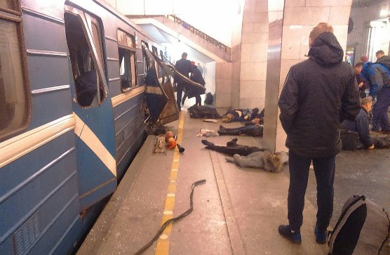 Взрыв в метро Санкт-Петербурга унес жизни 10 человек