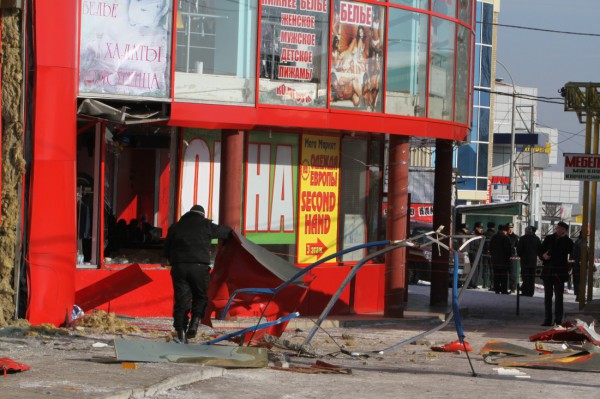 На месте взрывов, Макеевка. Фото блогера den_kak_den, газ. Факты