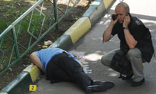 На месте расстрела полковника Буданова. Фото ИТАР-ТАСС