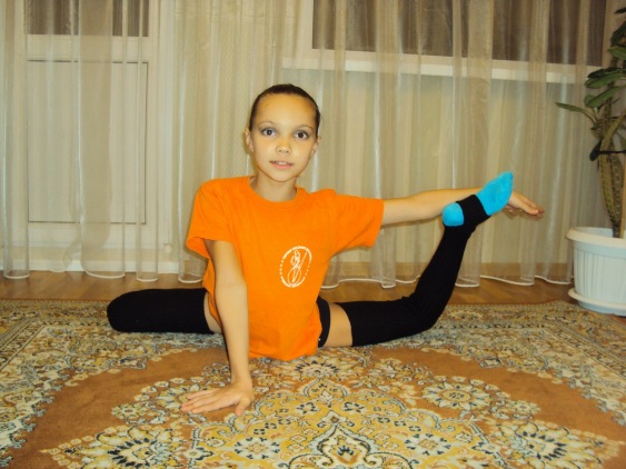 Анна С. занимается художественной гимнастикой