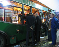 на месте взрыва автобуса в Тольятти