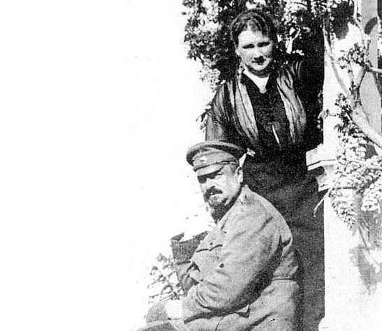 А.Н. Наумов с женой в Крыму. Из «Воспоминаний…»