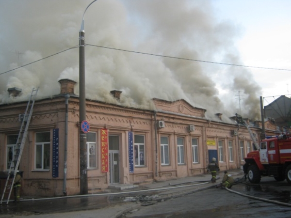 В Самаре загорелось офисное здание на улице А. Толстого, 19