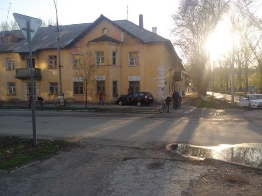 В Тольятти Приора въехала в жилой дом