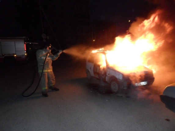 В Тольятти за полчаса сгорели два автомобиля