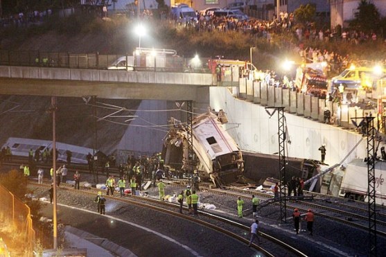 При катастрофе в Испании погибли 77 человек