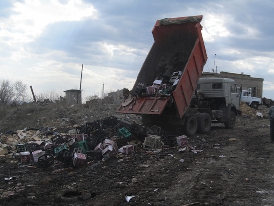 Уничтожение контрафактного алкоголя на полигоне в Сызрани