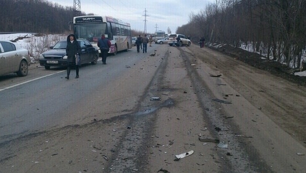 В ДТП на Красноглинском шоссе пострадали две девушки