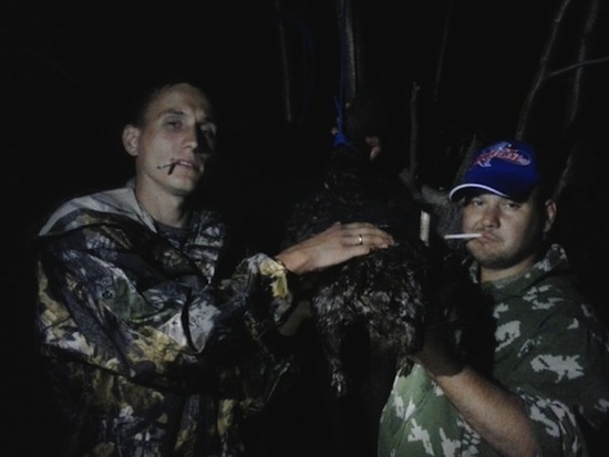 Брутальные охотники завалили бобра в Самарской области