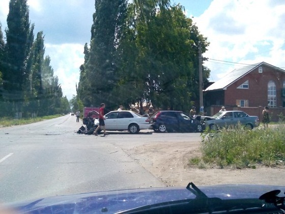 Столкновение трех автомобилей на ул. Мичурина в Тольятти