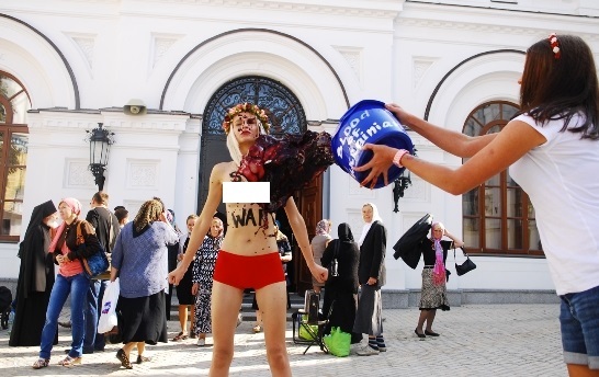 FEMEN в крови
