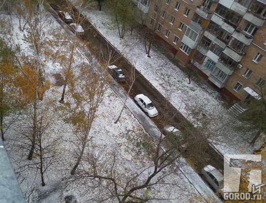 Первый снег в Тольятти, пока небольшой