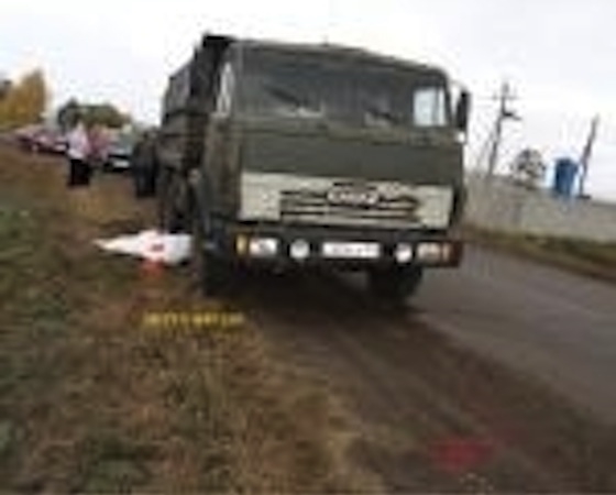 КамАЗ задавил женщину в Красноярском районе