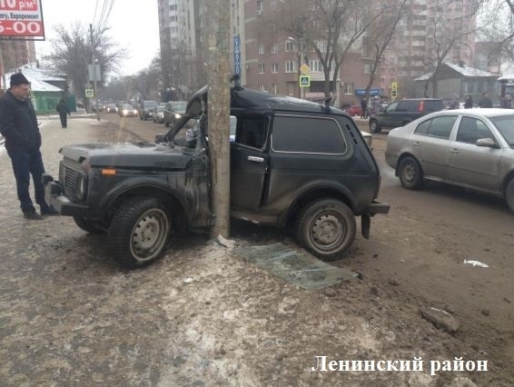 ДТП с Нивой произошло в Ленинском районе Самары