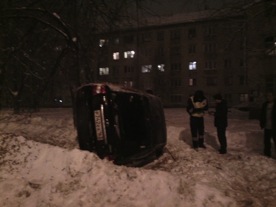 "Приора" перевернулась в Тольятти, 6 января