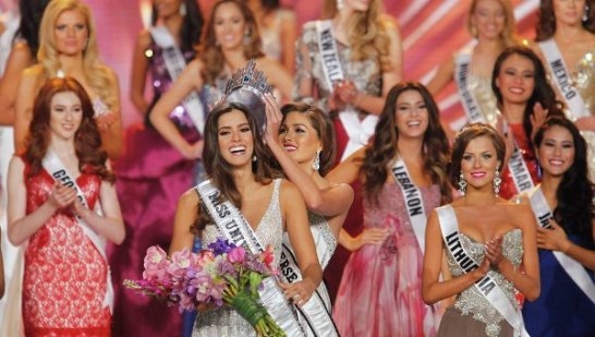Паулина Вега получила корону "Мисс Вселенной-2014"