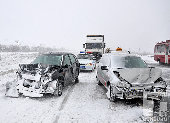 На Обводном шоссе Тольятти в ДТП попали 28 машин