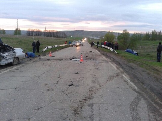 На месте ДТП, в котором погибли три человека 