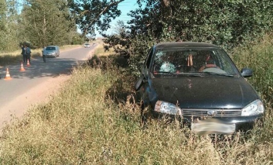 Водитель легковушки не разглядел сквозь пыль женщину