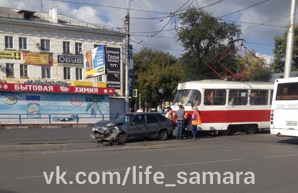 Перекресток у "Вива Ленда" всегда считался очень непростым