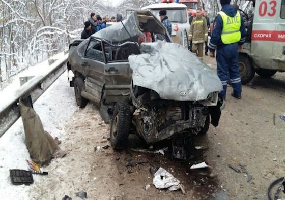 В ДТП ранены водители "пятнадцатой" и "скорой"