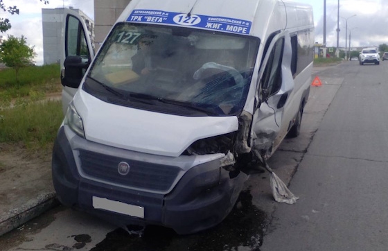 В ДТП ранены три пассажира микроавтобуса