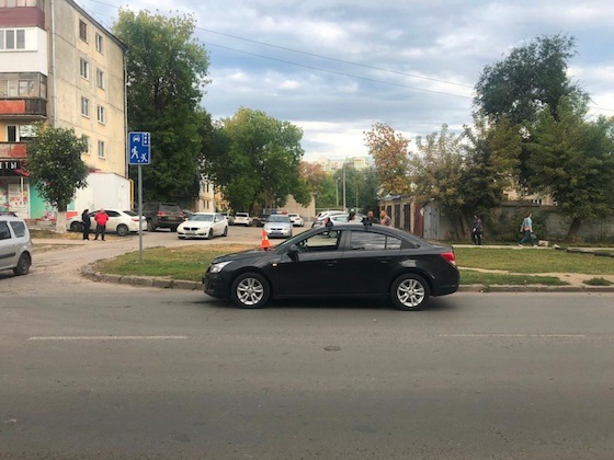 Место наезда на девочку на ул. Мориса Тереза в Самаре