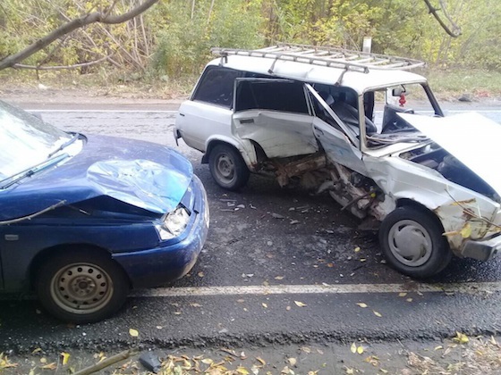 Водитель ВАЗ-21043 получил травмы