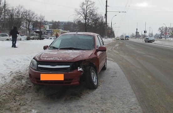 Гранта после ДТП на Московском проспекте 