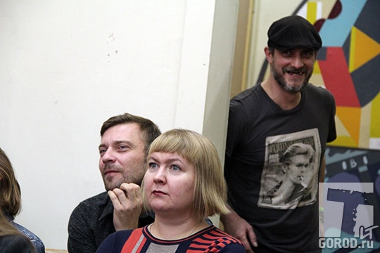 М. Дурненков (слева) на читке своей пьесы, 2017 г. 