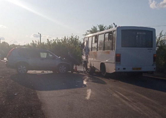 Автоледи доставлена в больницу с травмой ноги