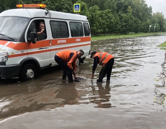 Всю ночь на дорогах города велись работы